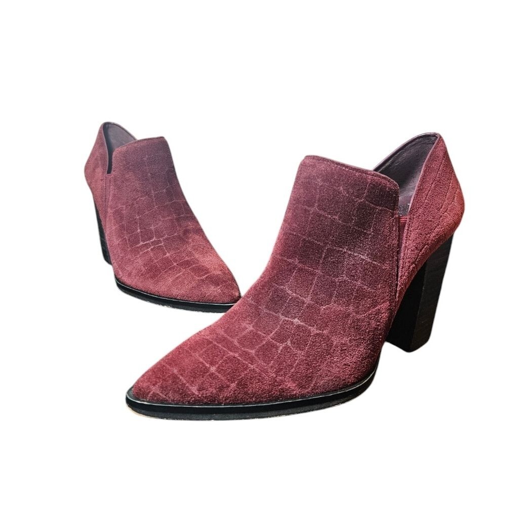 Vince Camuto Cintella Burgundy Suede Croc Embossed Pointed Toe Booties Size 8.5